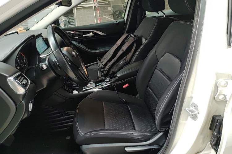 Used Infiniti QX30 2017 2.0T Four-Wheel Drive Fashion Edition Left Front Seat