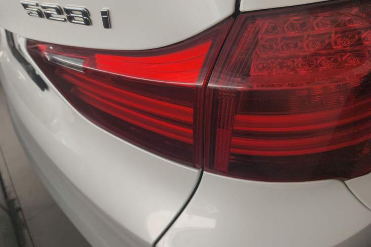 Used BMW 5 Series GT 2015 528i Leading Model