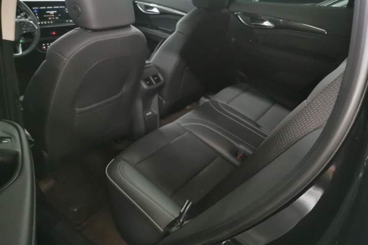 Used Buick Envision 2023 Encore Plus 652T Five-Seat All-Wheel-Drive Luxury Model
