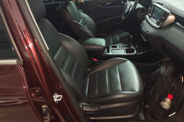 Used Kia Sorento 2015 Sorento L 2.4L Gasoline 4WD Elite Edition 7 Seats China V Emission Standard
