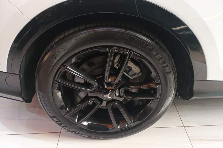 Used VOYAH FREE 2023 Four-Wheel Drive Extended-Range Model with Ultra-Long Range
