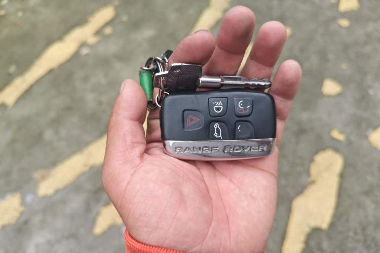 Used Land Rover Range Evoque 2017 2.0T PURE Style Edition Vehicle Key