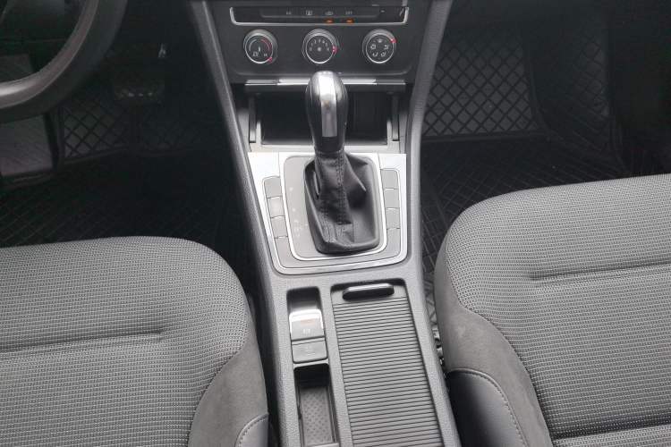 Used Volkswagen Golf 2019 280TSI DSG Comfort Version China V Standard Gear Lever