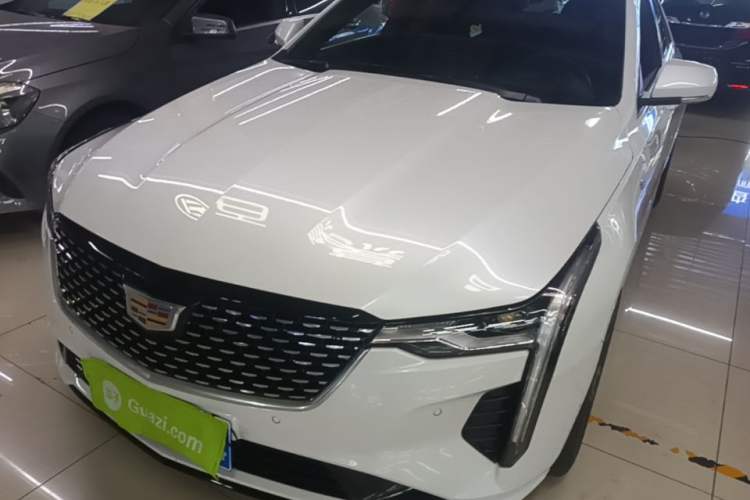 Cadillac CT4 2023 25T Luxury Model с пробегом