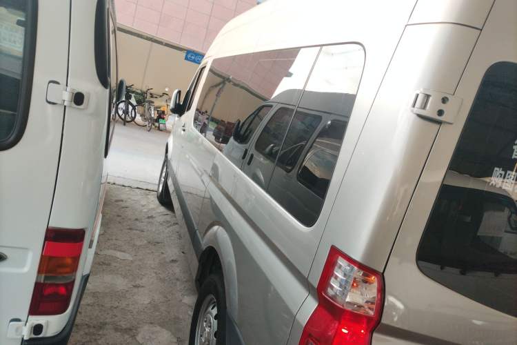 Used Foton Toano 2023 Joy Elephant Multi-Function 2.0T Manual Long-Wheelbase Mid-Roof Model with Single Rear Tire Available in 5/6/7/9-Seater Configurations
