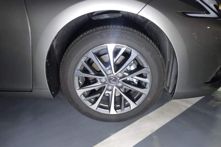 Used Lexus ES 2025 200 Premium Edition
