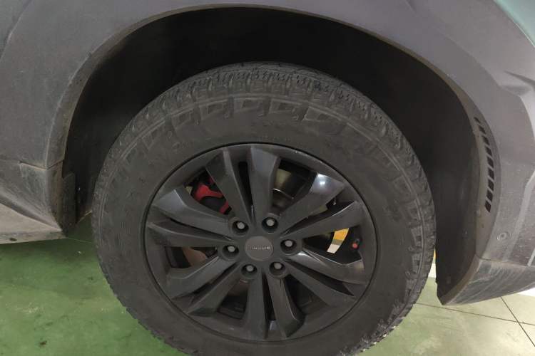 Used SAIC MAXUS D90 Pro 2020 2.0T Diesel 4x4 Alashan Edition 6 Seats Right Front Wheel Hub