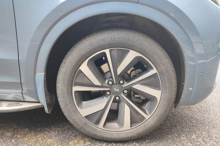 Used Li Auto ONE 2021 Extended-Range 6-Seater Version Right Front Wheel Hub