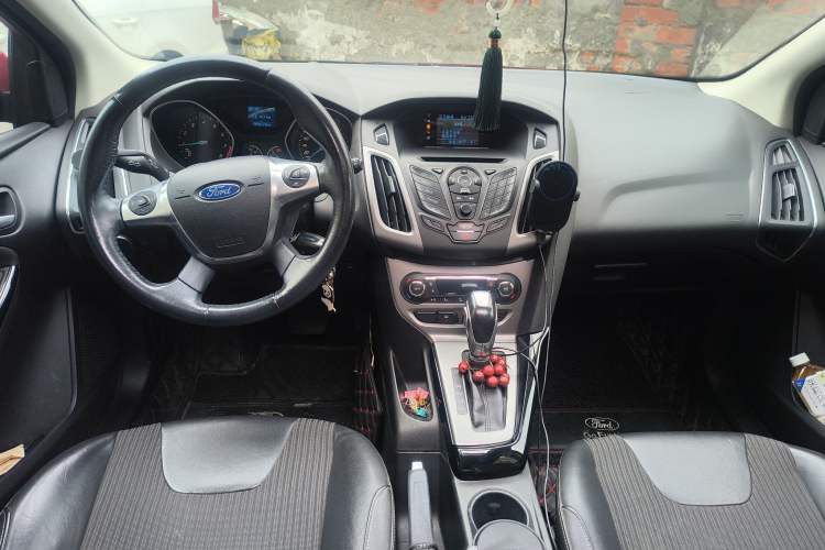 Used Ford Focus 2012 Hatchback 1.6L Automatic Fashion Edition
