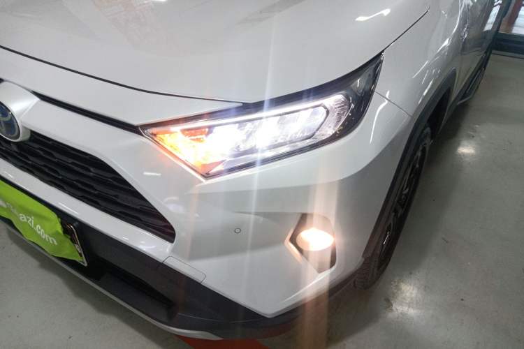 Used Toyota RAV4 2022 Dual-Engine 2.5L E-CVT Four-Wheel Drive Elite Plus Edition
