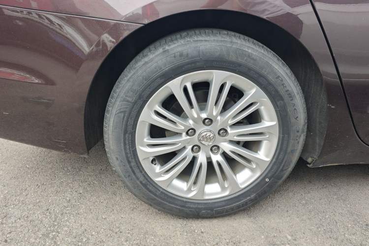 Used Buick LaCrosse 2016 Revised 20T Leading Edition Right Rear Wheel Hub