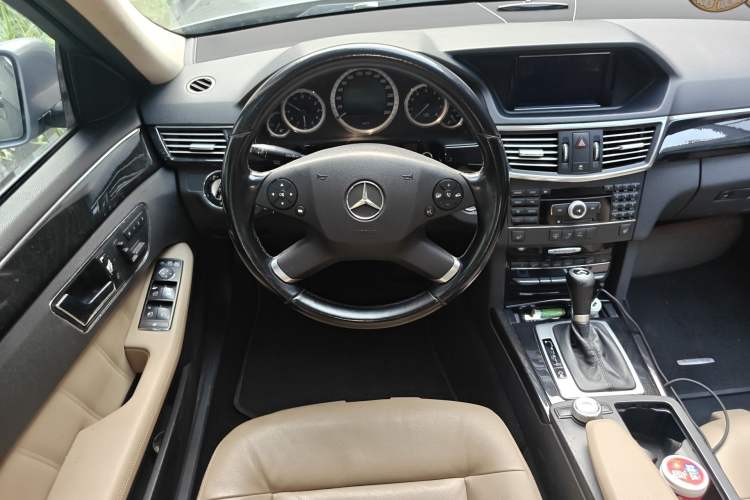 Used Mercedes-Benz E-Class 2010 E 260 CGI Fashion Model