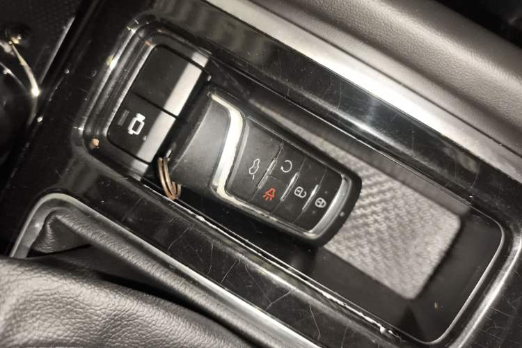 Used GAC Trumpchi GS8 2017 320T Four-Wheel Drive Luxury Smart Connectivity Version (7 Seats) Interior 1