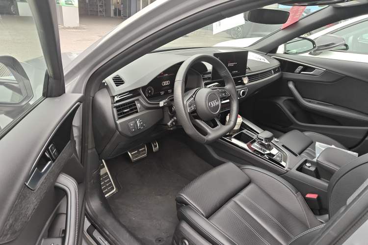 Used Audi A4L 2024 40 TFSI Luxury Dynamic Edition
