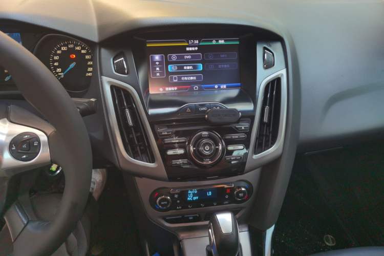 Used Ford Focus 2012 Sedan 1.6L Automatic Fashion Edition