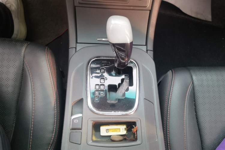 Used BYD S7 2015 2.0T Automatic Prestige Model Gear Lever