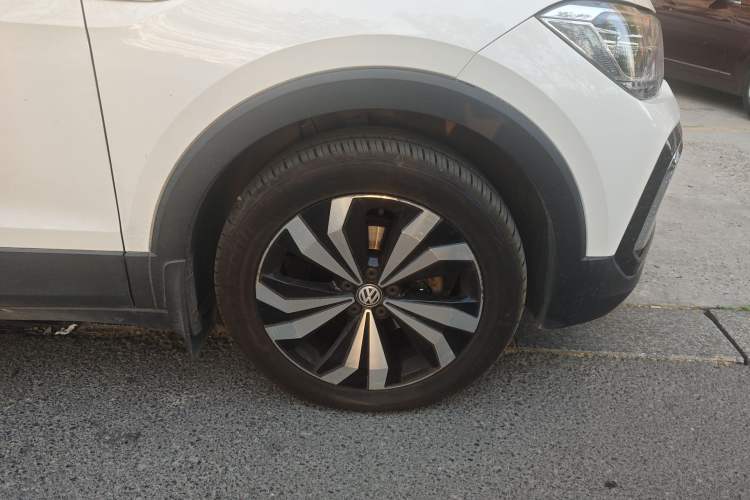 Used Volkswagen T-Cross 2020 280TSI DSG Luxury Edition Right Front Wheel Hub