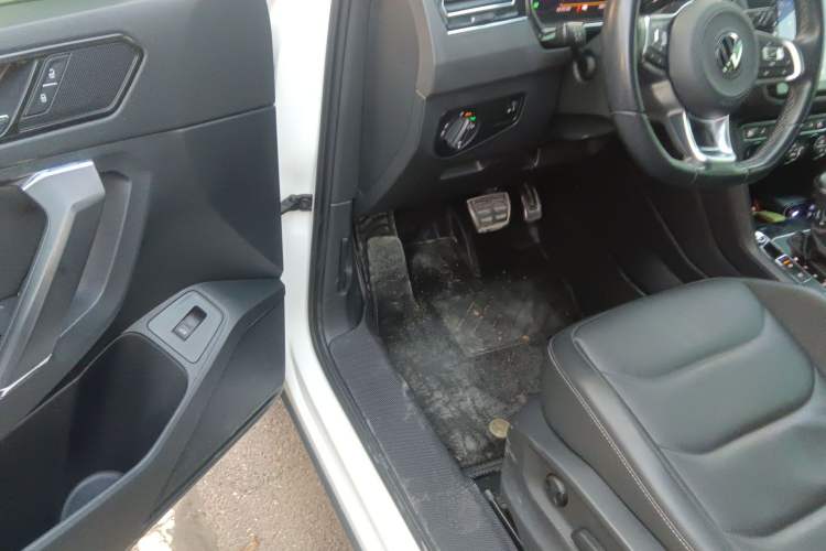 Used Volkswagen Tiguan L 2021 330TSI Automatic Two-Wheel Drive R-Line Enhanced Edition Driver Seat