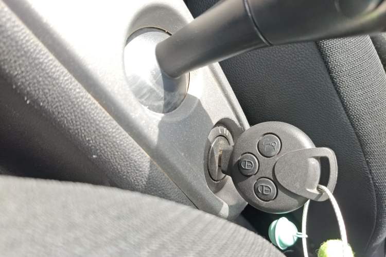 Used smart fortwo 2015 1.0 MHD Comfort Travel Edition Interior 1