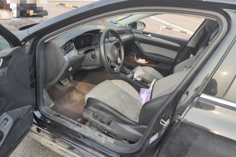 Used Volkswagen Magotan 2023 2 Million Units Limited Edition 330TSI DSG Leading Version Left Front Seat