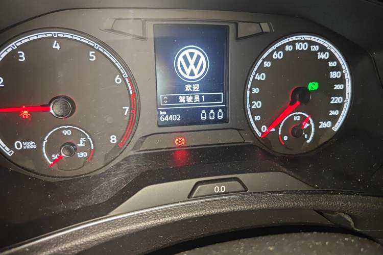 Used Volkswagen T-ROC 2018 280TSI DSG Two-Wheel-Drive Comfort Version China V Standard Odometer Close Up