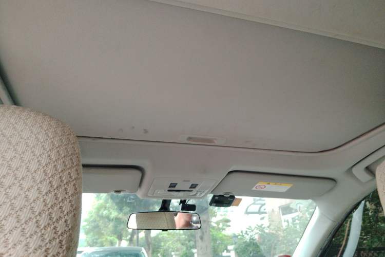 Used Toyota RAV4 2016 2.0L CVT Two-Wheel Drive Fashion Edition China V Standard Headliner