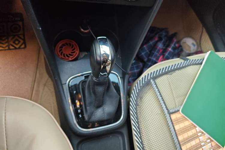 Used Volkswagen Polo 2016 1.6L Automatic Comfort Model Gear Lever