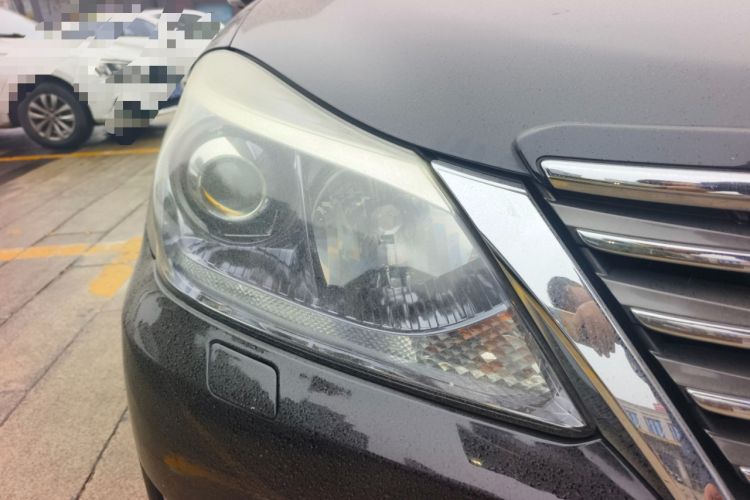 Used Toyota Crown 2012 2.5L Royal
