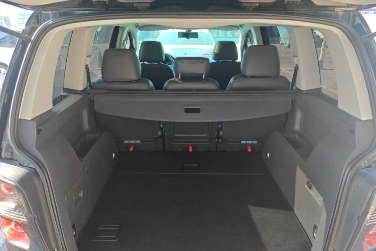 Used Volkswagen Touran 2013 1.4T DSG Comfort Edition 5-Seater
