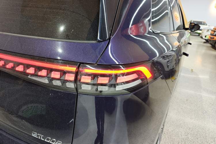 Used Dongfeng eπ eπ008 2024 210Max Range-Extended Version 6 Seats