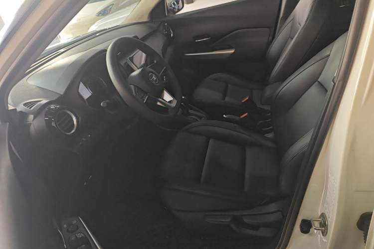 Used Nissan Kicks 2020 1.5L XL CVT Cool Enjoyment Edition Left Front Seat