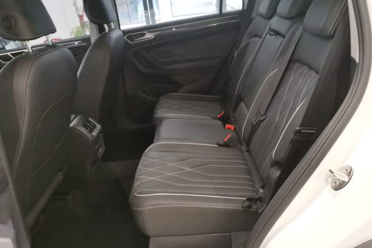 Used Volkswagen Tiguan L 2024 Outstanding Model 330TSI Automatic Two-Wheel Drive R-Line Dragon Glory Edition