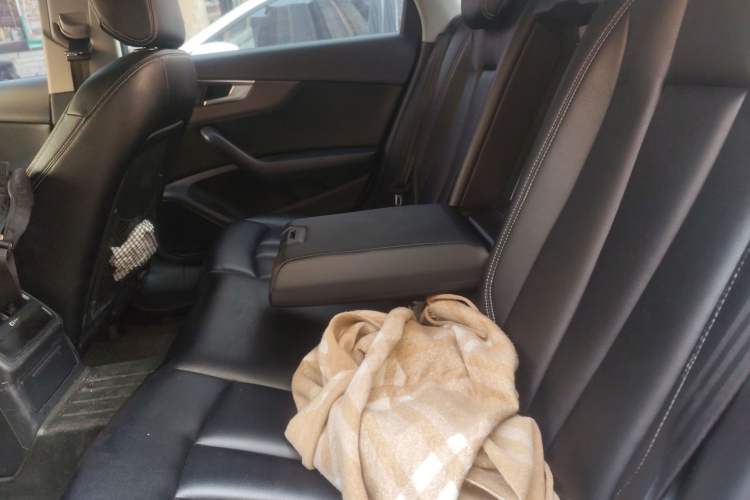 Used Audi A4L 2018 30th Anniversary Edition 40 TFSI Trendy Model
