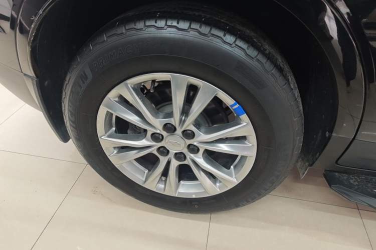 Used Cadillac XT5 2022 2.0T Two-Wheel Drive Luxury Version Right Rear Wheel Hub