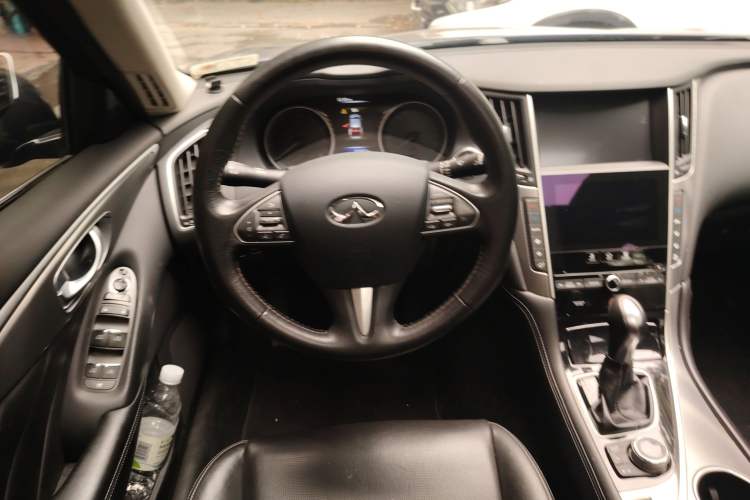 Used Infiniti Q50L 2016 2.0T Enjoyment Edition Steering Wheel