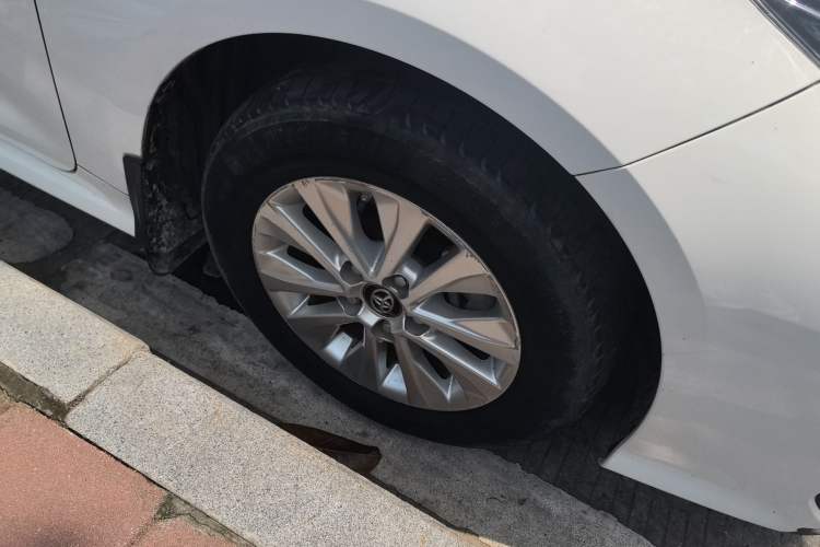 Used Toyota Corolla 2022 Dual-Motor 1.8L E-CVT Pioneer Edition
