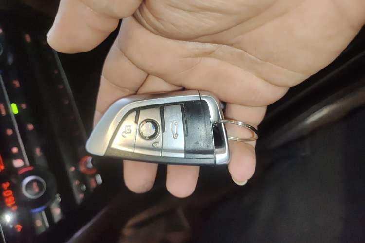 Used BMW X5 2018 xDrive28i
