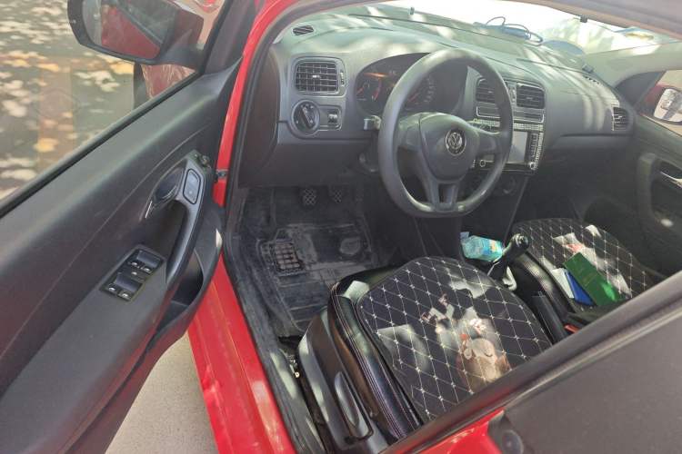 Used Volkswagen Polo 2014 1.4L Manual Fashion Edition