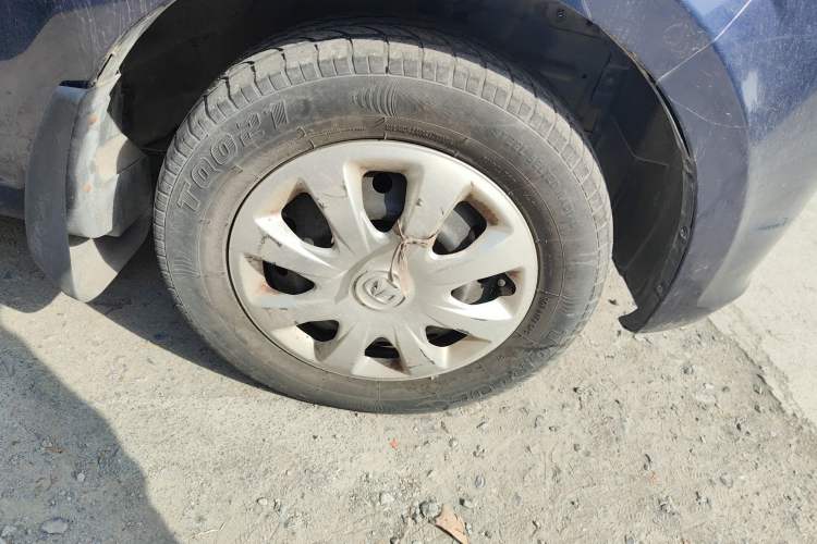 Used BAIC Weiwang M20 2014 1.5L practical type BJ415A Right Front Wheel Hub