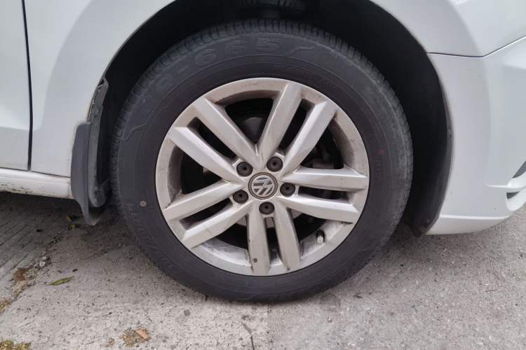 Used Volkswagen Jetta 2019 Dream Edition 1.5L Automatic Fashionable Version Right Front Wheel Hub