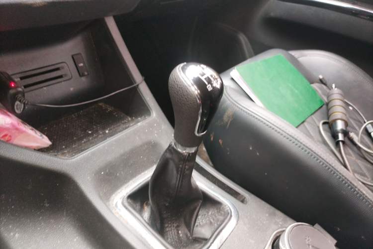 Used FORTHING Lingzhi 2022 Striving Version M5L 1.6L Luxury 7-Seater
