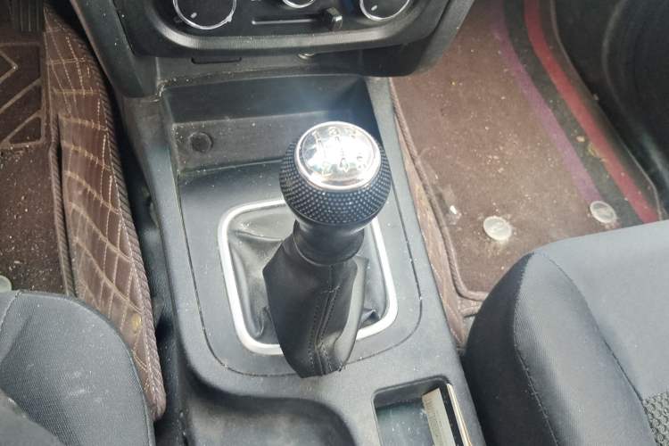 Used CHANGAN KAICHENG Shenqi F30 2016 1.5L Comfort Plus Long Wheelbase DAM15L Gear Lever