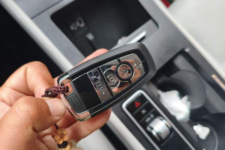 Used Lincoln Corsair 2023 2.0T Two-Wheel Drive Luxury Edition Vehicle Key