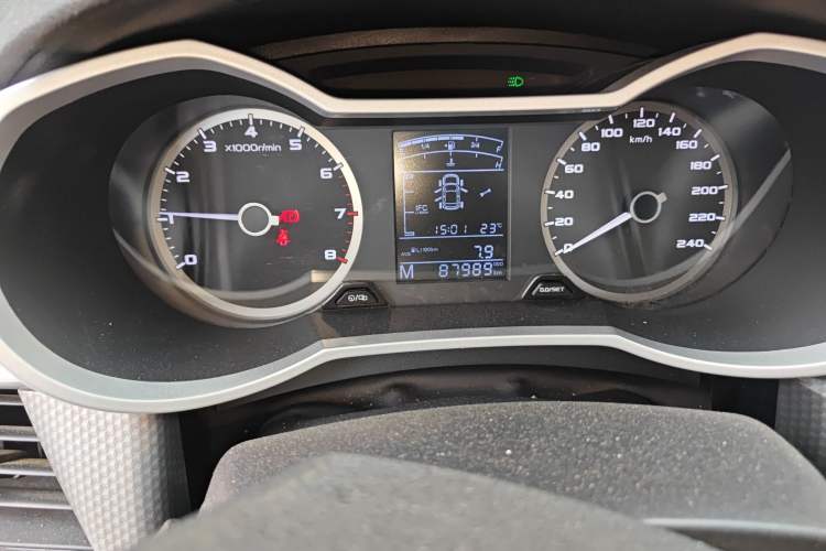 Used Geely Auto Emgrand GS 2016 Elegant Edition 1.8L Manual Fashion Model Odometer Close Up