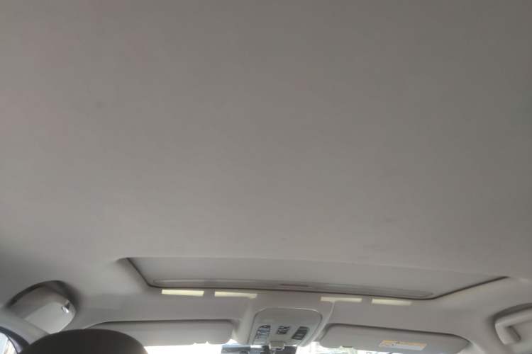 Used Haval H2 2017 Blue Label 1.5T Manual Two-Wheel Drive Luxury Model Headliner