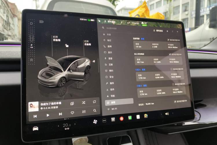 Used Tesla Model 3 2023 Rear-Wheel-Drive Version Odometer Close Up