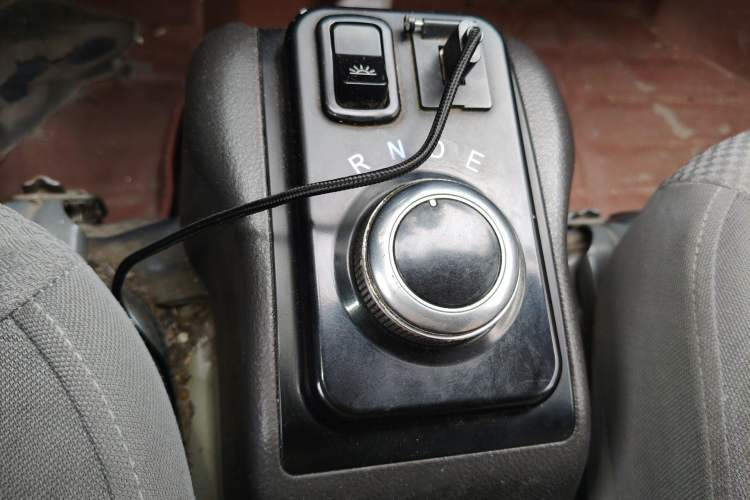 Used Wuling EV50 2021 Van Logistics Vehicle Lishen 41.6 kWh Electric Control System