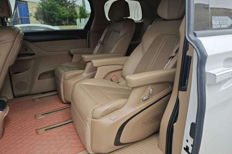 Used Buick GL8 2021 ES Landtrek 653T Luxury Model Left Rear Seat