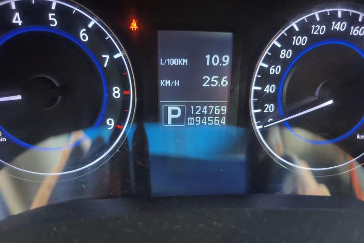 Used Infiniti G Series 2013 G25 Sedan Luxury Sport Edition Odometer Close Up