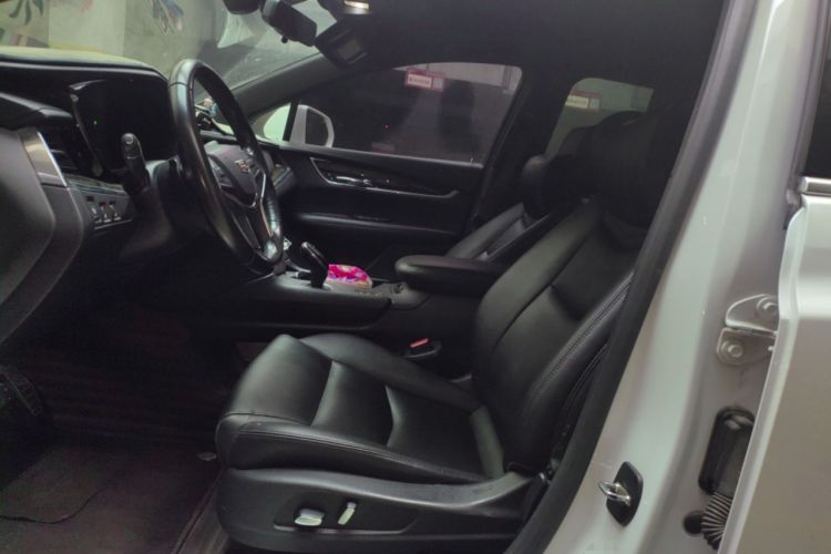 Used Cadillac XT5 2018 28E Four-Wheel Drive Tech Version